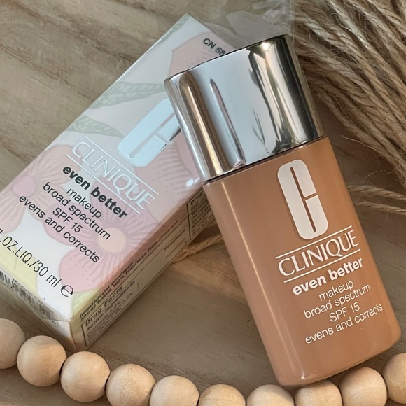 CLINIQUE Even Better Makeup Broad Spectrum SPF 15 Foundation In CN 58 Ho… - Picture 5 of 13